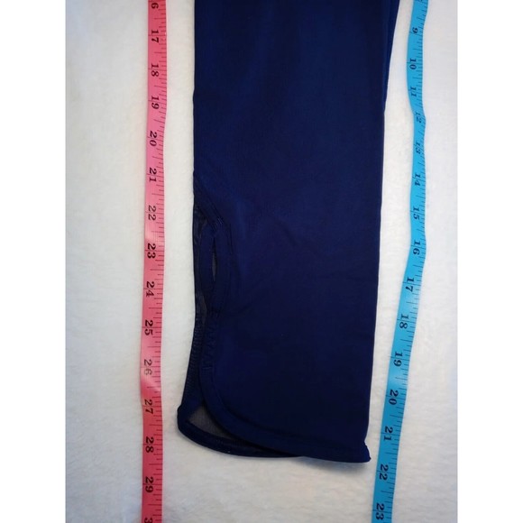 Lululemon Beat the Heat Crop Pants Hero Blue Navy Keyhole Mesh Zip Pocket Size 4 - Picture 11 of 11